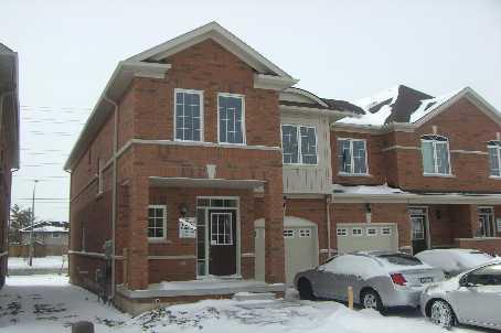 364 Black Dr, House attached with 3 bedrooms, 3 bathrooms and 2 parking in Milton ON | Image 2