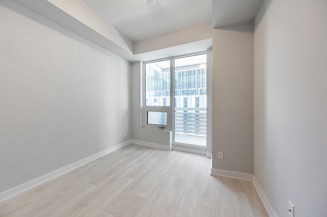 310 - 2221 Yonge St, Condo with 1 bedrooms, 2 bathrooms and 0 parking in Toronto ON | Image 2