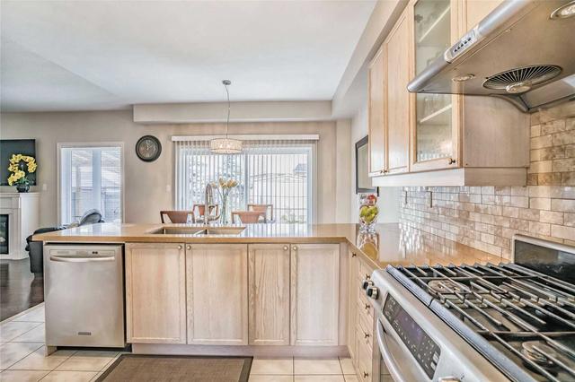 70 Seward Cres, House detached with 4 bedrooms, 4 bathrooms and 4 parking in Ajax ON | Image 9