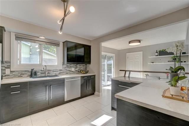 684 Village Green Avenue, House detached with 4 bedrooms, 2 bathrooms and 6 parking in London ON | Image 20