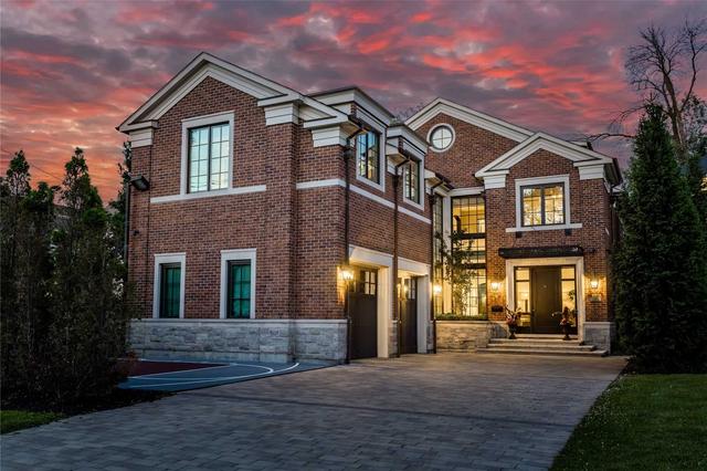 90 Cumberland Dr, House detached with 7 bedrooms, 9 bathrooms and 11 parking in Mississauga ON | Image 1