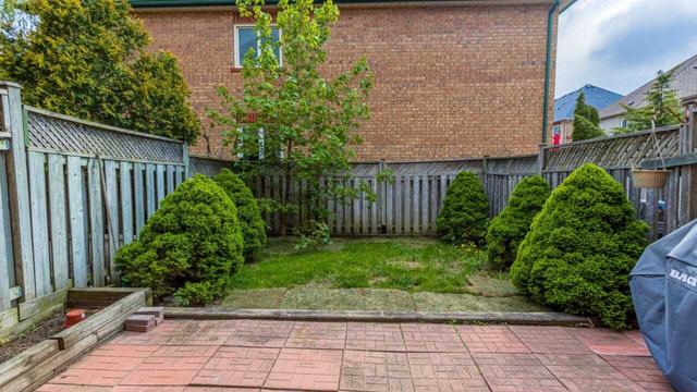 6842 Dillingwood Dr, House attached with 3 bedrooms, 4 bathrooms and 4 parking in Mississauga ON | Image 31