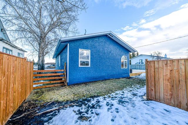 4520 50 Street, House detached with 3 bedrooms, 2 bathrooms and 5 parking in Saddle Hills County AB | Image 35