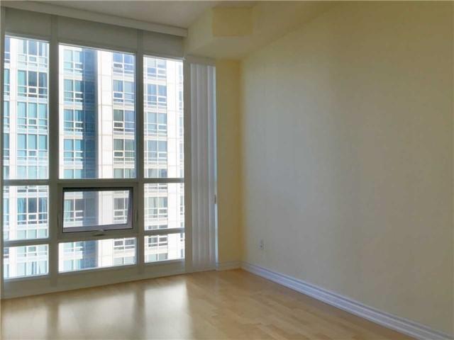 3613 - 761 Bay St, Condo with 1 bedrooms, 1 bathrooms and 1 parking in Toronto ON | Image 5