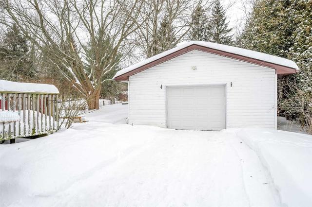 71 Cowans Cres, House detached with 2 bedrooms, 1 bathrooms and 7 parking in Kawartha Lakes ON | Image 33