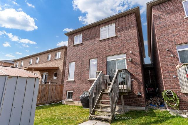 93 Iceland Poppy Tr, House attached with 3 bedrooms, 3 bathrooms and 3 parking in Brampton ON | Image 29