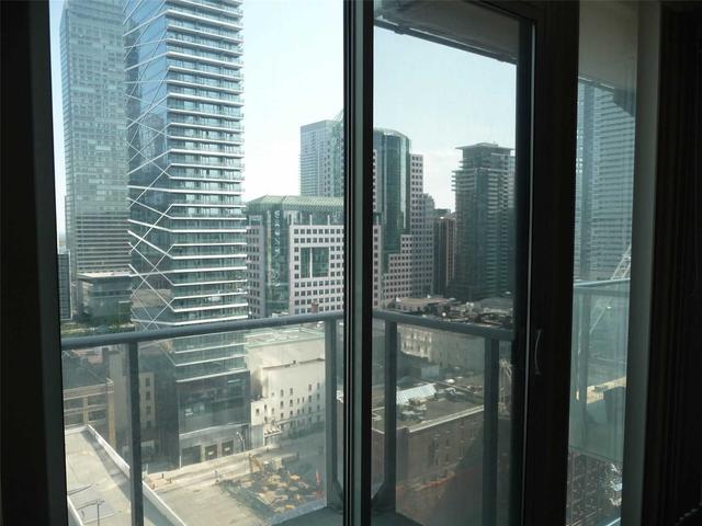 1802 - 126 Simcoe St, Condo with 1 bedrooms, 1 bathrooms and 0 parking in Toronto ON | Image 15