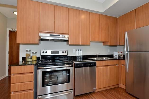 1003 - 30 Canterbury Pl, Condo with 1 bedrooms, 1 bathrooms and 1 parking in Toronto ON | Image 7