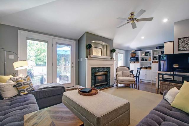 27 Schubert Dr, House detached with 3 bedrooms, 3 bathrooms and 2 parking in Toronto ON | Image 5