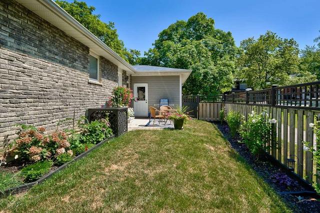 461 Maple Ave, House detached with 3 bedrooms, 2 bathrooms and 2 parking in Oakville ON | Image 5
