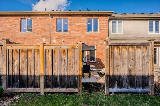 3s - 3 Summerfield Drive Drive, House attached with 3 bedrooms, 3 bathrooms and 2 parking in Guelph ON | Image 33