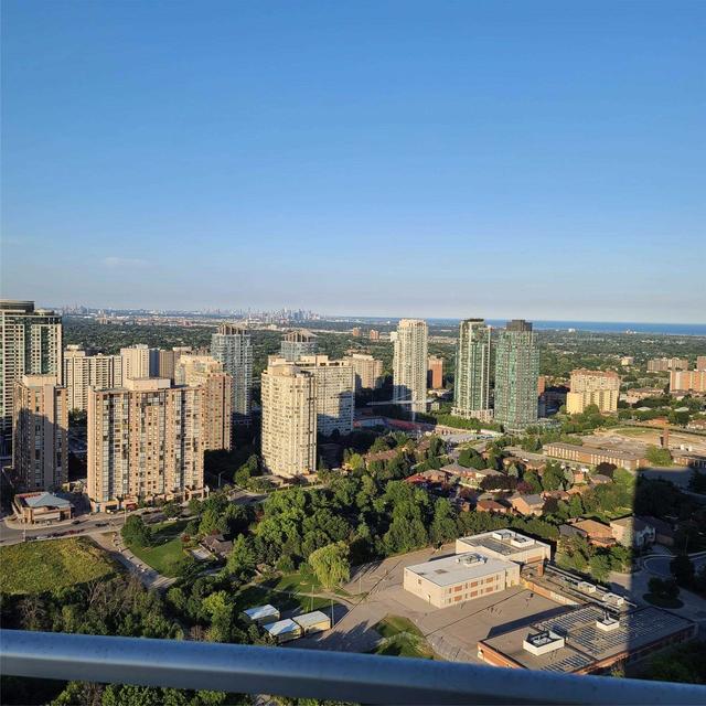 lph2 - 220 Burnhamthorpe Rd W, Condo with 2 bedrooms, 2 bathrooms and 1 parking in Mississauga ON | Image 19