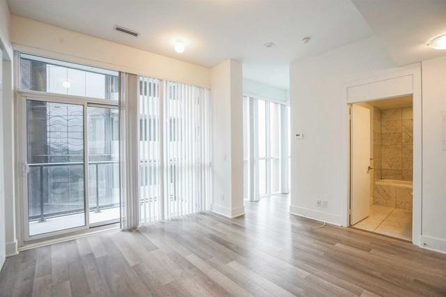 2101 - 32 Davenport Rd, Condo with 0 bedrooms, 1 bathrooms and 0 parking in Toronto ON | Image 7