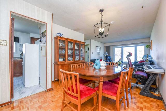 7234 Delmonte Cres, House semidetached with 3 bedrooms, 2 bathrooms and 5 parking in Mississauga ON | Image 34