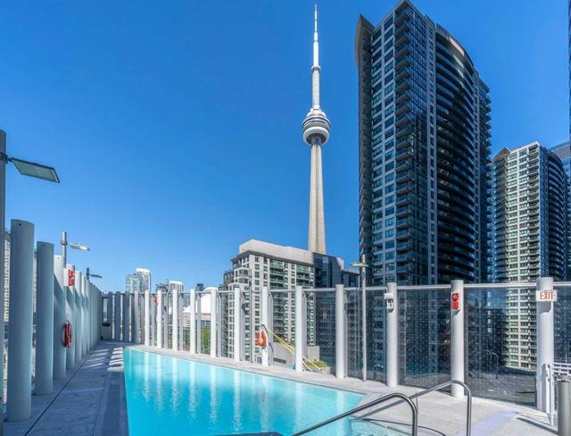 6505 - 10 York St, Condo with 2 bedrooms, 3 bathrooms and 2 parking in Toronto ON | Image 10