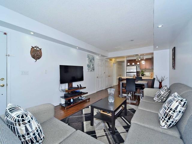 2060 - 3047 Finch Ave W, Townhouse with 2 bedrooms, 2 bathrooms and 1 parking in Toronto ON | Image 28