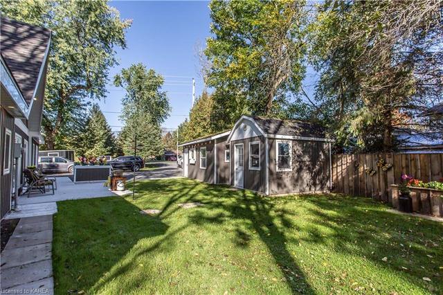 8546 County Road 2, House detached with 3 bedrooms, 2 bathrooms and 7 parking in Greater Napanee ON | Image 3
