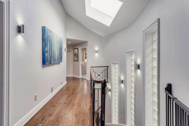 497 Melrose Ave, House detached with 4 bedrooms, 4 bathrooms and 5 parking in Toronto ON | Image 8