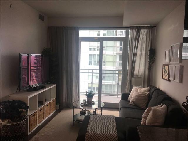 3011 - 98 Lillian St, Condo with 1 bedrooms, 1 bathrooms and 1 parking in Toronto ON | Image 4