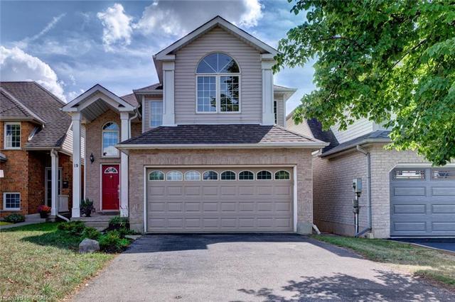 19 Periwinkle Way, House detached with 4 bedrooms, 3 bathrooms and 6 parking in Guelph ON | Image 1