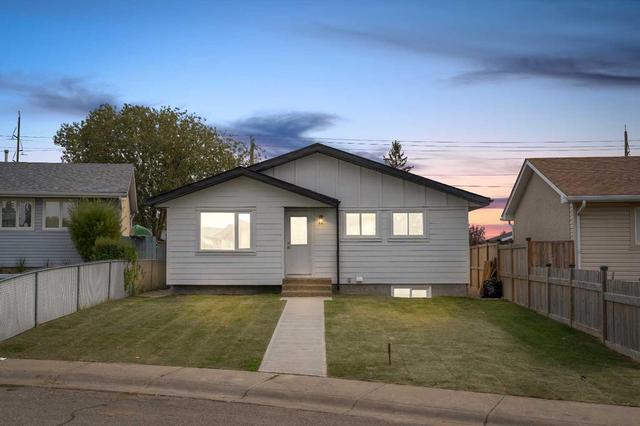 1531 Maitland Drive Ne, House detached with 5 bedrooms, 2 bathrooms and 4 parking in Calgary AB | Image 1