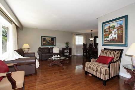 2295 Devon Rd, House detached with 3 bedrooms, 2 bathrooms and 2 parking in Oakville ON | Image 2