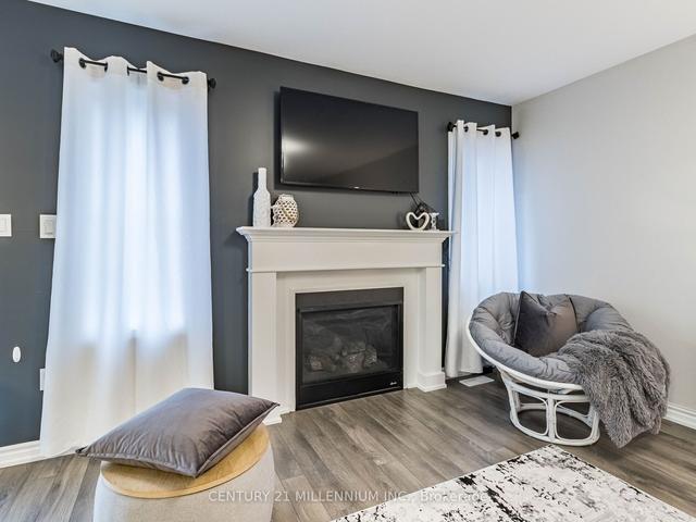 126 Lemieux Crt, House attached with 3 bedrooms, 4 bathrooms and 2 parking in Milton ON | Image 8