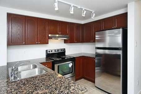 1310 - 9 George St, Condo with 2 bedrooms, 2 bathrooms and 1 parking in Brampton ON | Image 2