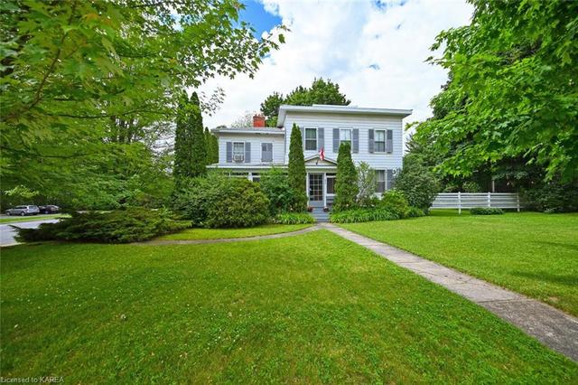236 King Street E, House detached with 5 bedrooms, 2 bathrooms and 7 parking in Brockville ON | Image 10