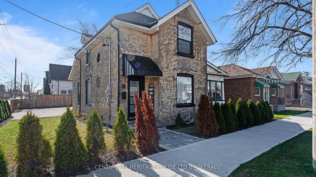 361 St Paul Ave, House detached with 2 bedrooms, 2 bathrooms and 4 parking in Brantford ON | Image 1