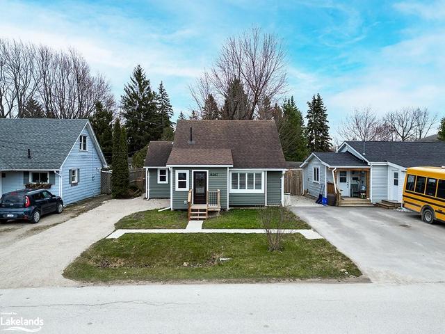 287 Collingwood Street, House detached with 2 bedrooms, 1 bathrooms and 4 parking in Meaford ON | Image 1