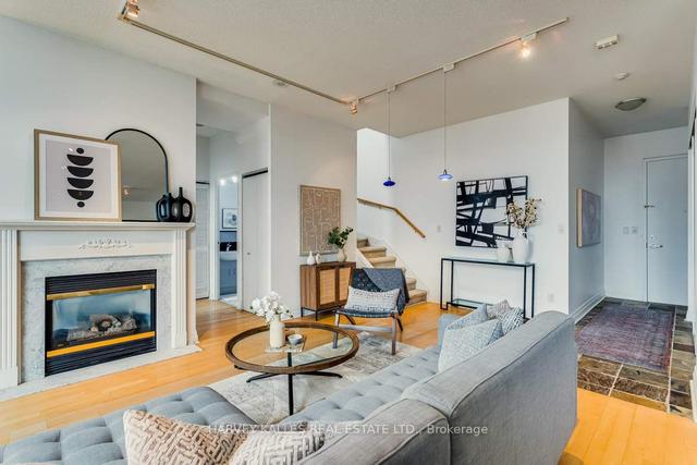ph08 - 70 Alexander St, Condo with 2 bedrooms, 2 bathrooms and 1 parking in Toronto ON | Image 6