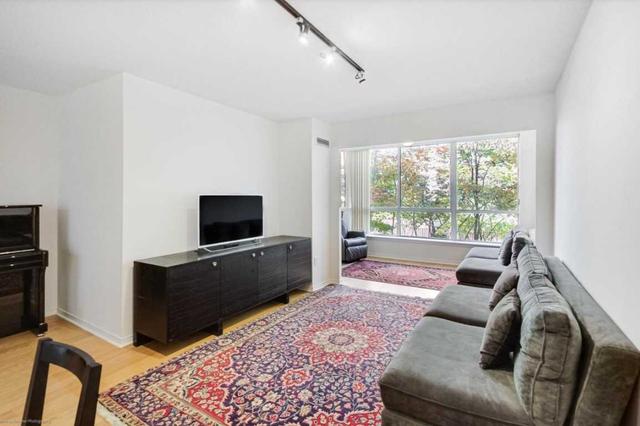 212 - 225 Davenport Rd, Condo with 2 bedrooms, 2 bathrooms and 1 parking in Toronto ON | Image 9