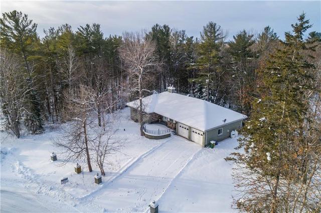 26 Eileen Street, House detached with 3 bedrooms, 3 bathrooms and 8 parking in Laurentian Valley ON | Image 1