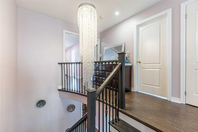 97 - 8 Townwood Dr, House attached with 3 bedrooms, 4 bathrooms and 4 parking in Richmond Hill ON | Image 3