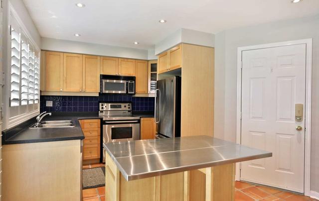 2220 Kenneth Cres, House detached with 3 bedrooms, 4 bathrooms and 4 parking in Burlington ON | Image 4