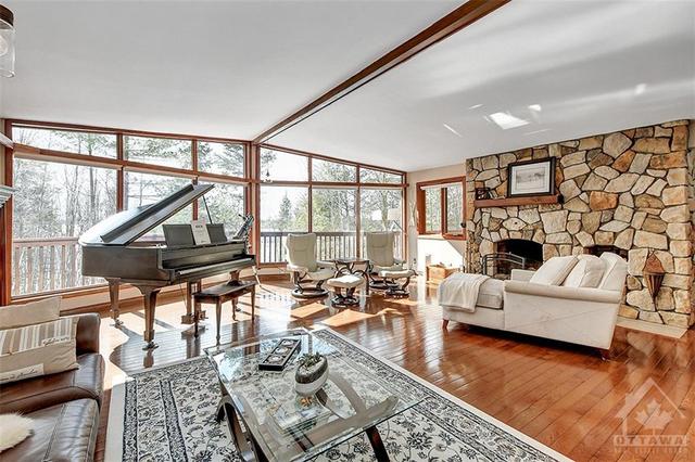3640 White Pine Court, House detached with 5 bedrooms, 3 bathrooms and 6 parking in Ottawa ON | Image 6