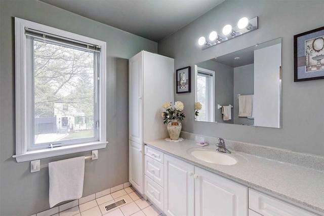 62 Belgrave Ave, House detached with 3 bedrooms, 4 bathrooms and 4 parking in Toronto ON | Image 15