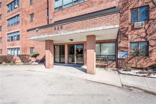 209 - 650 Cheapside St, Townhouse with 2 bedrooms, 1 bathrooms and 2 parking in London ON | Image 12