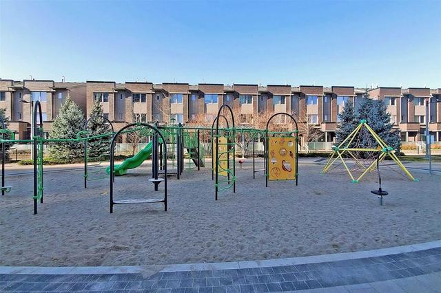 2915 - 275 Village Green Sq, Condo with 1 bedrooms, 2 bathrooms and 1 parking in Toronto ON | Image 21