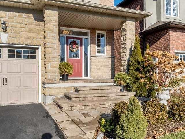333 Valridge Dr, House detached with 3 bedrooms, 3 bathrooms and 4 parking in Hamilton ON | Image 2