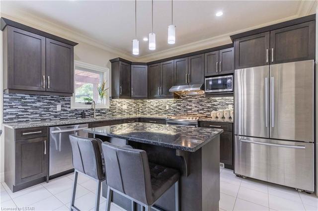 1025 Gleneagle Trail, House detached with 6 bedrooms, 3 bathrooms and null parking in London ON | Image 50