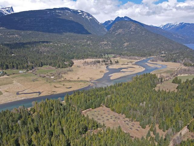 8481 Highway 6, House detached with 5 bedrooms, 2 bathrooms and null parking in Central Kootenay H BC | Image 44