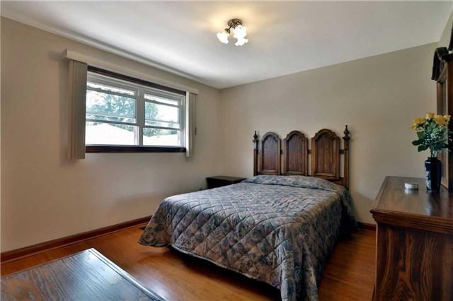 321 East 42nd St, House detached with 3 bedrooms, 2 bathrooms and 5 parking in Hamilton ON | Image 12