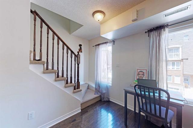 235 - 25 Turntable Cres, Townhouse with 3 bedrooms, 2 bathrooms and 1 parking in Toronto ON | Image 11