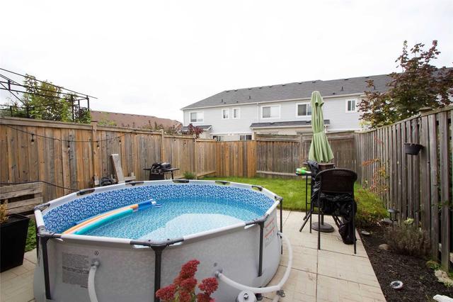 949 Fetchison Dr, House attached with 3 bedrooms, 3 bathrooms and 3 parking in Oshawa ON | Image 24
