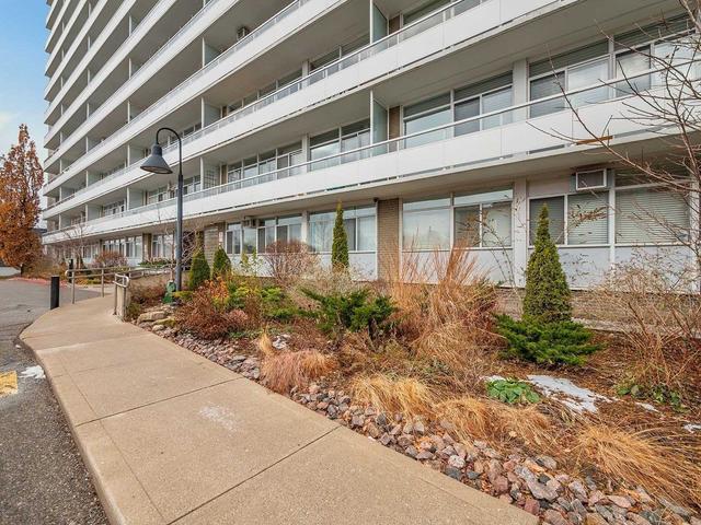 1201 - 580 Christie St, Condo with 2 bedrooms, 1 bathrooms and 1 parking in Toronto ON | Image 12