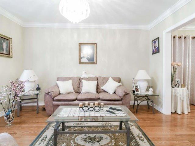 124 Nairn Ave, House detached with 3 bedrooms, 2 bathrooms and 2 parking in Toronto ON | Image 5