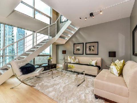 sph1-05 - 10 Yonge St, Condo with 1 bedrooms, 2 bathrooms and 1 parking in Toronto ON | Image 1