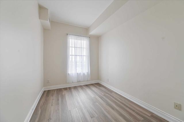 318 - 10211 Keele St, Condo with 2 bedrooms, 2 bathrooms and 1 parking in Vaughan ON | Image 5